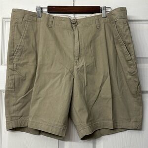 George Men’s size 42 above the knee shorts